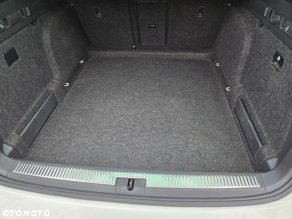 Skoda Superb 2.0 TDI 4x4 Style DSG - 10