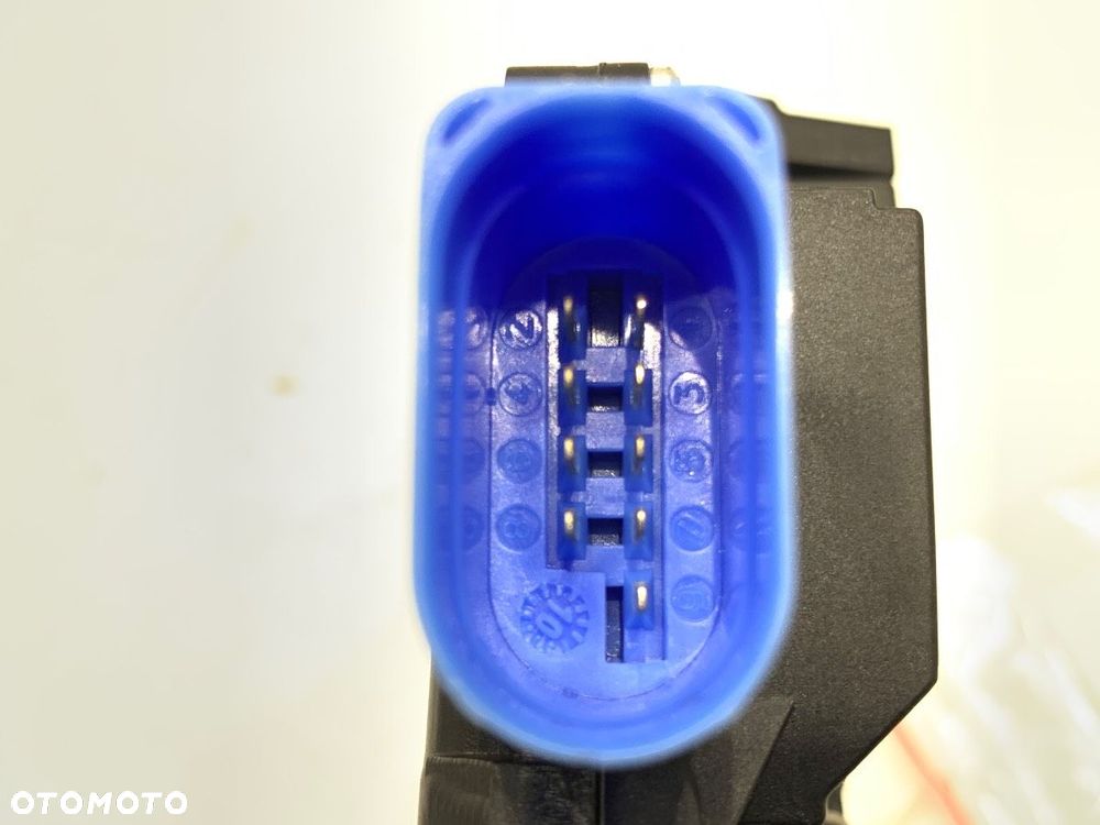 ZAMEK DRZWI PRAWY PRZÓD  VW TOURAN (1T3) 2010 - 2015 2.0 TDI 103 kW [140 KM] olej napędowy 2010 - - 3