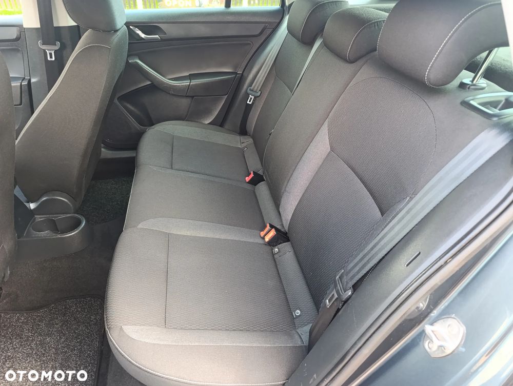 Skoda RAPID 1.2 TSI Edition - 6