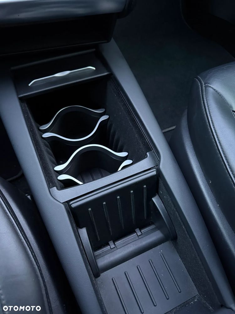 Tesla Model S 85 D - 19
