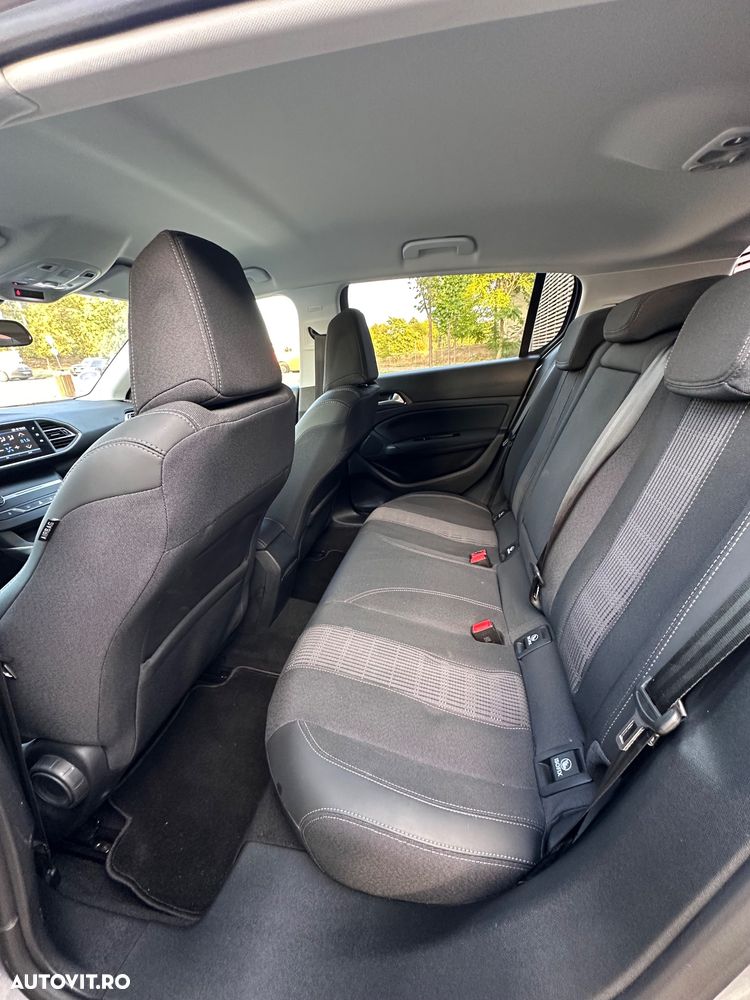 Peugeot 308 PureTech 130 GPF EAT8 Stop & Start Allure Business-Paket - 15