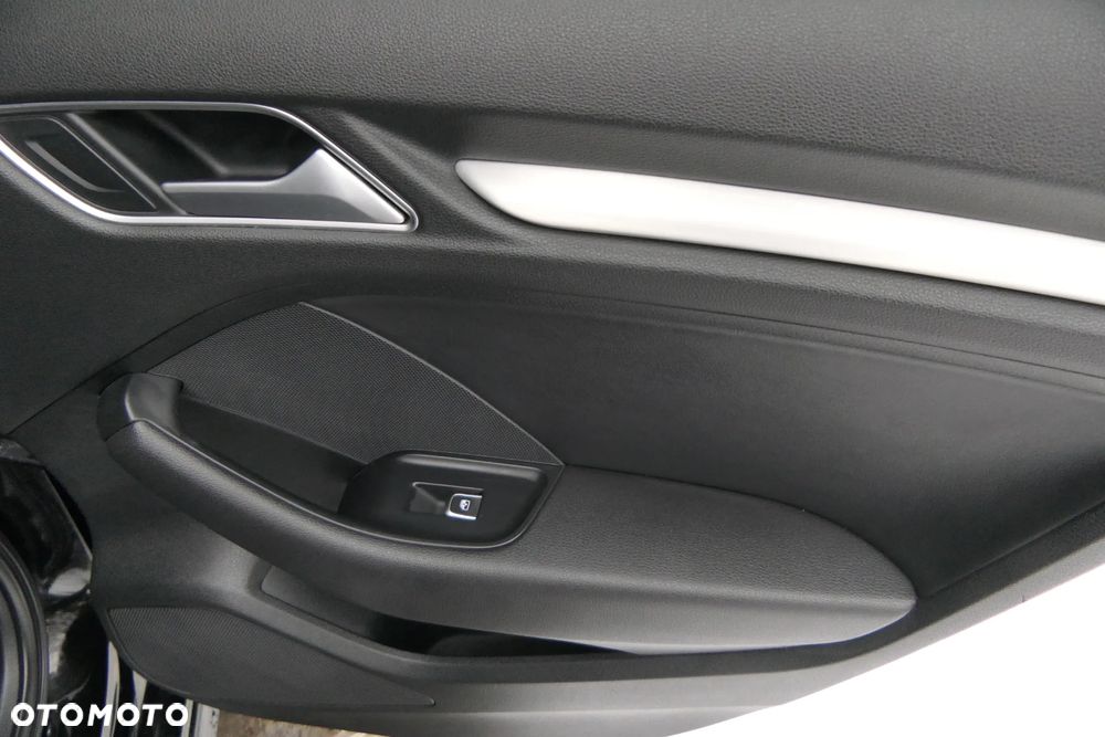 Audi A3 Sportback 2.0 TDI S tronic S line Sportpaket - 31