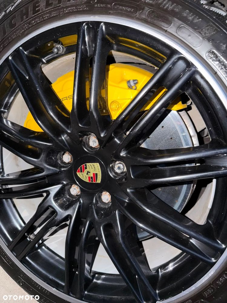 Porsche Cayenne Turbo S - 27