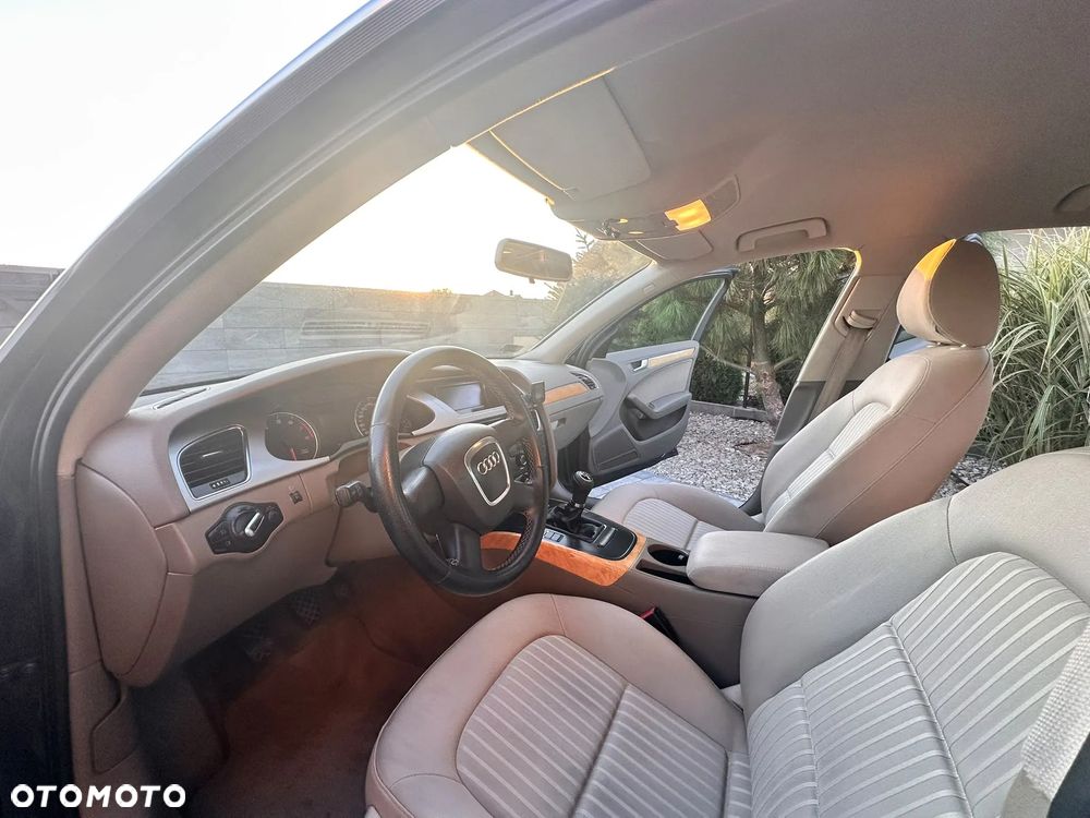 Audi A4 Limousine - 21