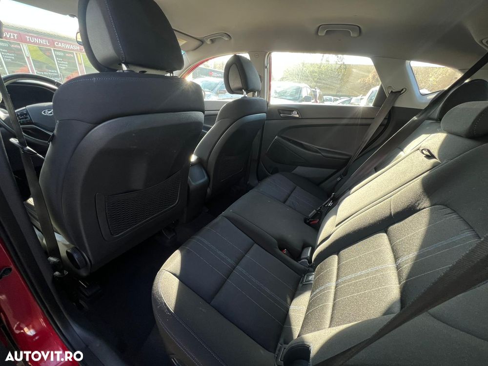 Hyundai Tucson blue 1.7 CRDi 2WD Intro Edition - 10