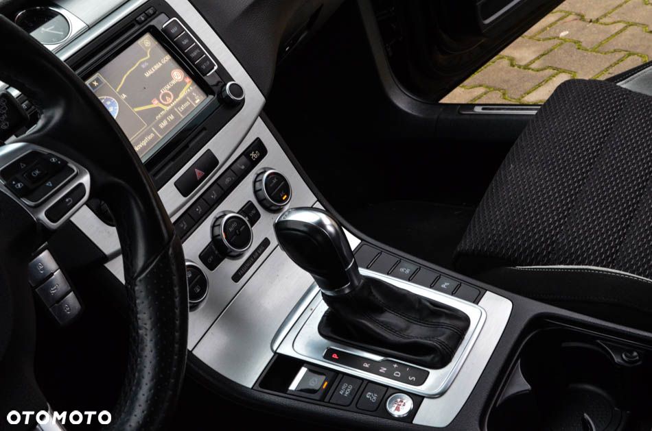 Volkswagen Passat - 34