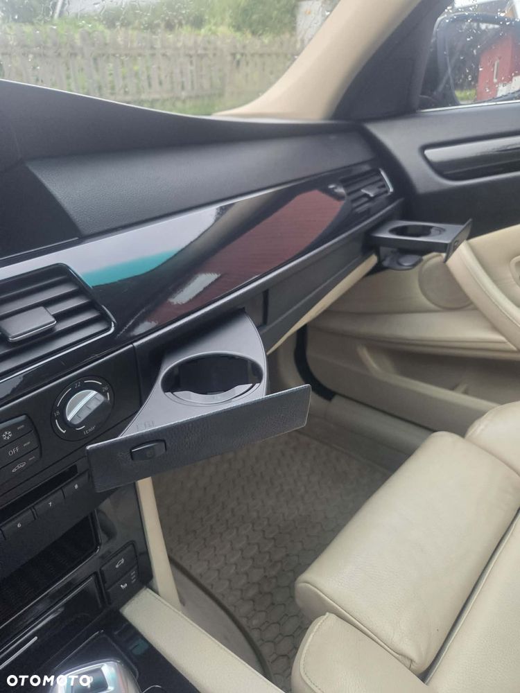 BMW Seria 5 525d - 7