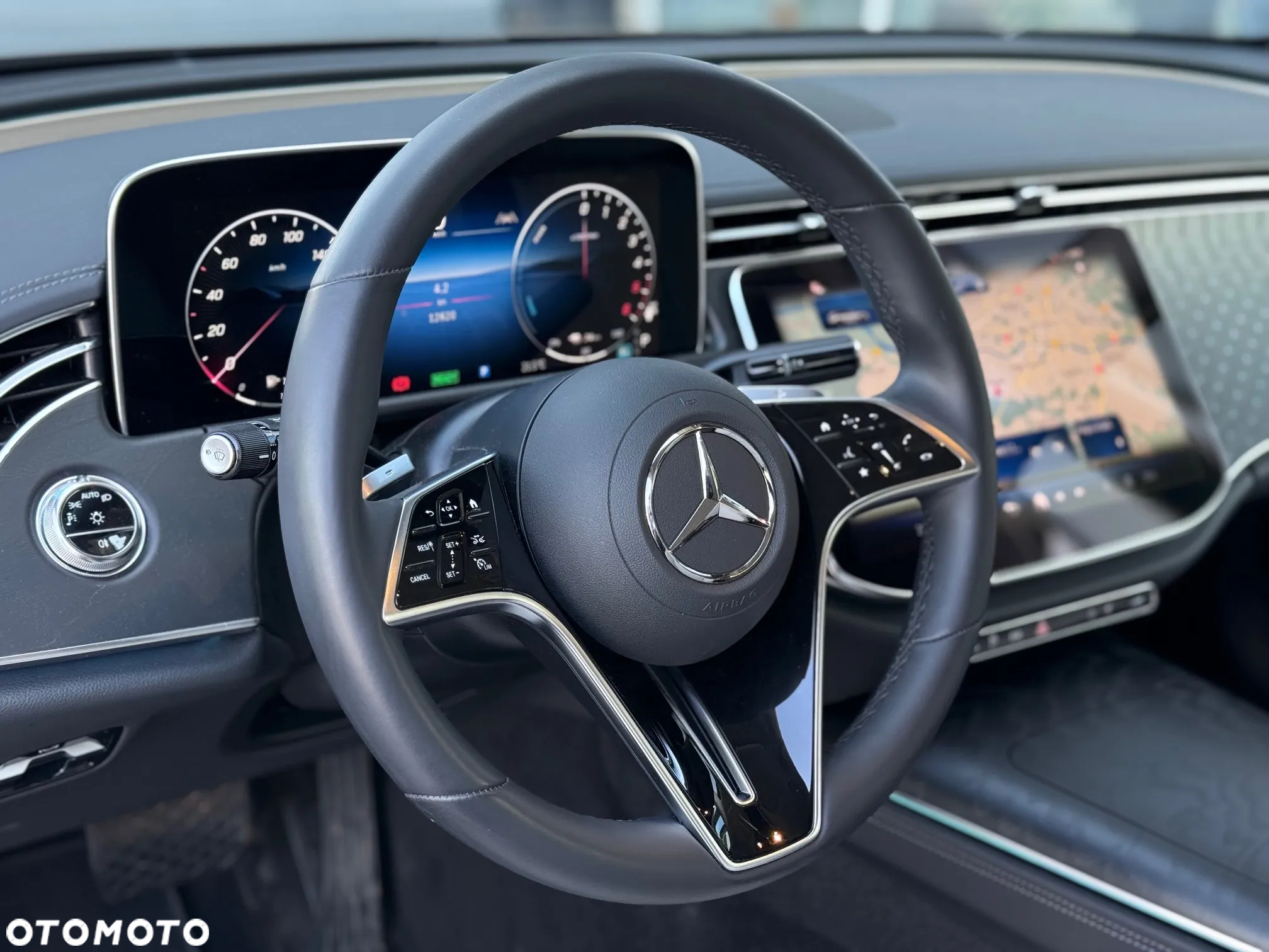 Mercedes-Benz Klasa E 300 de PHEV 4-Matic All-Terrain Avantgarde 9G-Tronic - 13