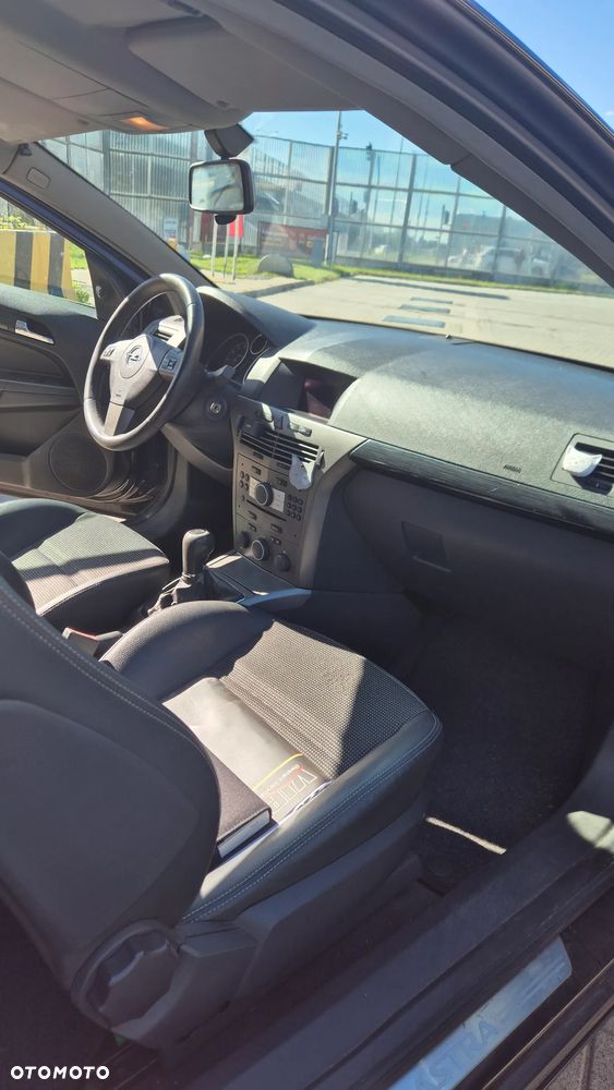 Opel Astra GTC 2.0 Turbo Cosmo - 7