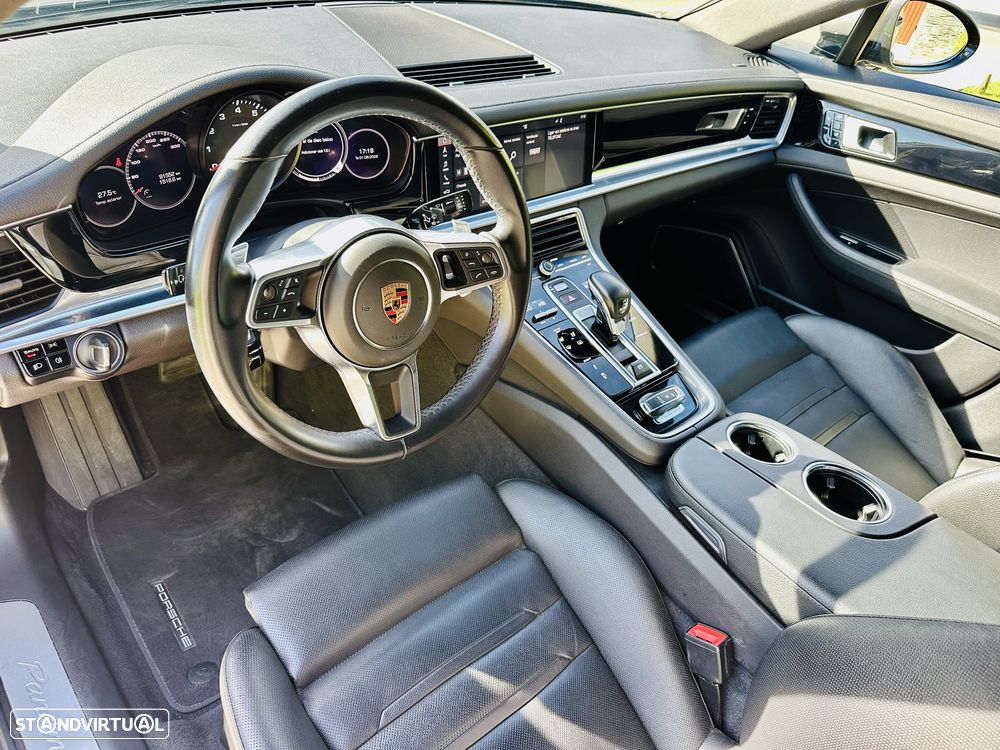 Porsche Panamera 4 Edition 10 Anos - 25