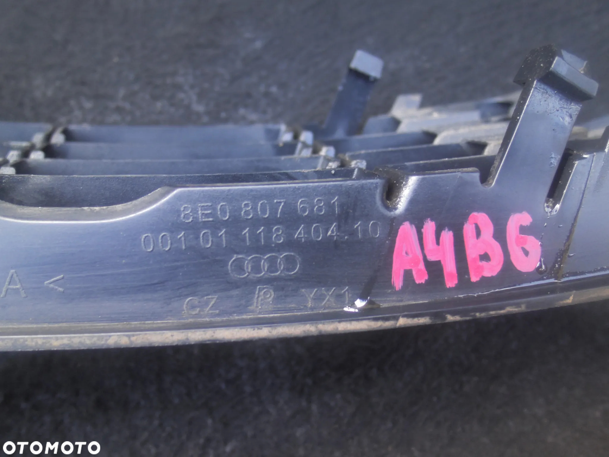 KRATKA ZDERZAKA LEWA 8E0807681 AUDI A4 B6 00-05 - 4