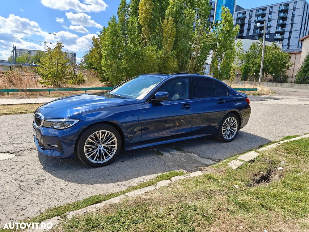 BMW Seria 3 330e Aut. Sport Line - 4