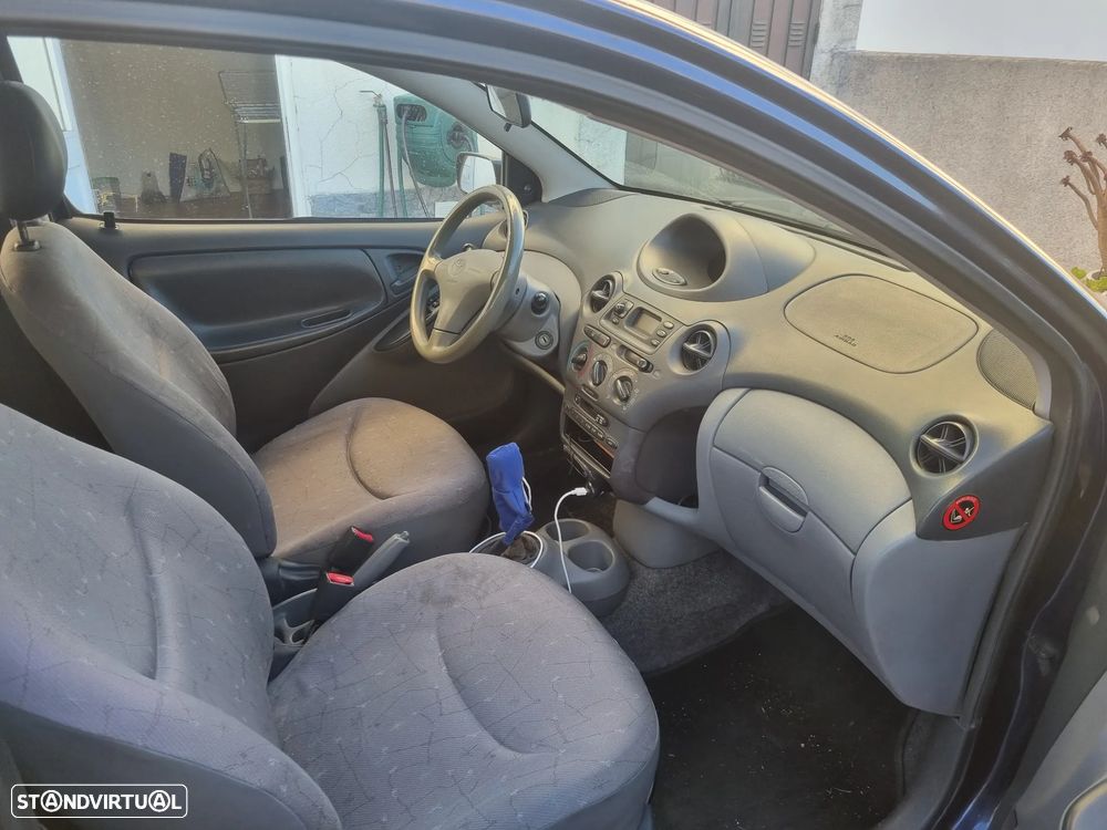 Toyota Yaris 1.0 Base - 5