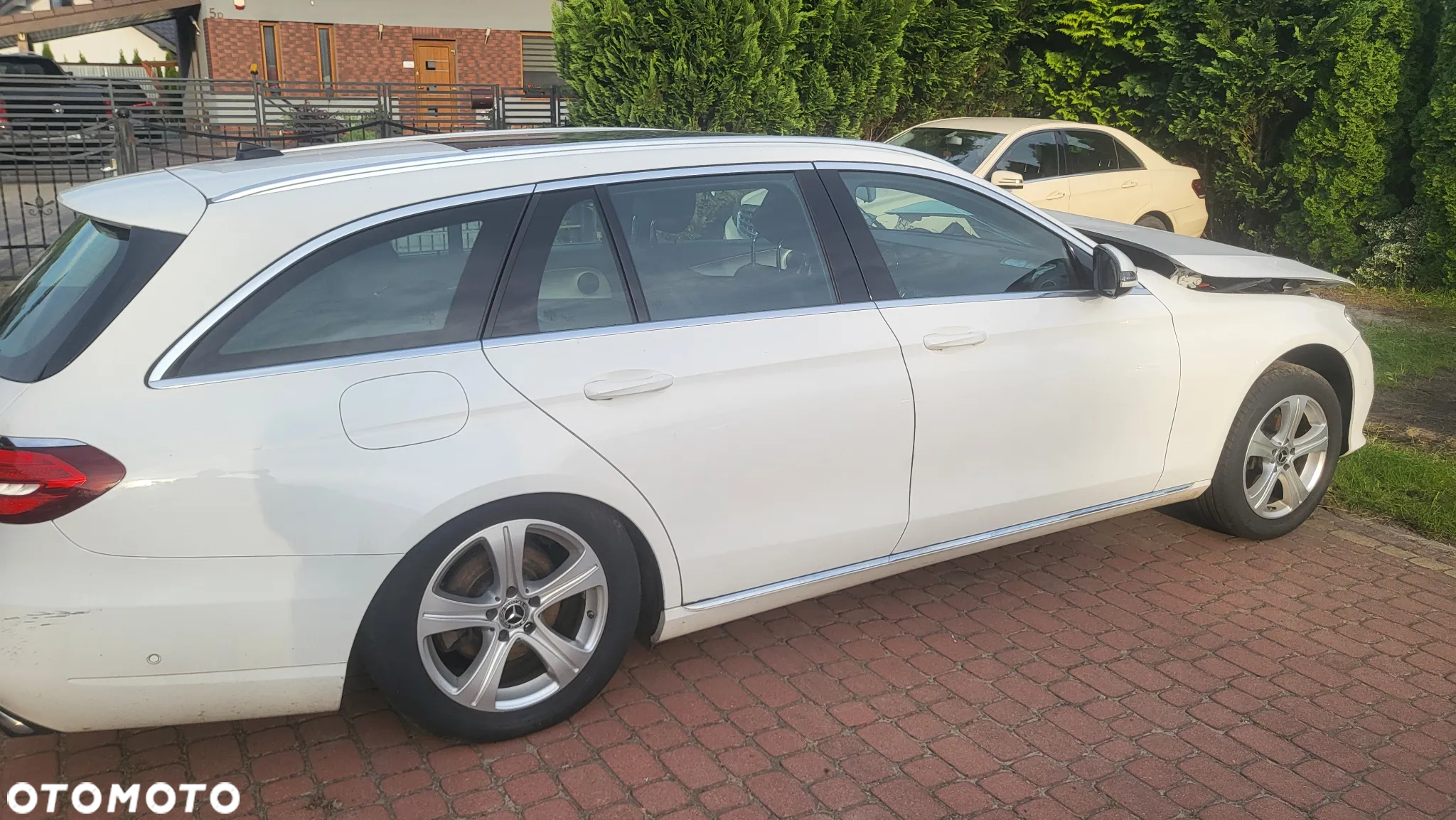 Mercedes-Benz Klasa E 220 d 4Matic T 9G-TRONIC - 20