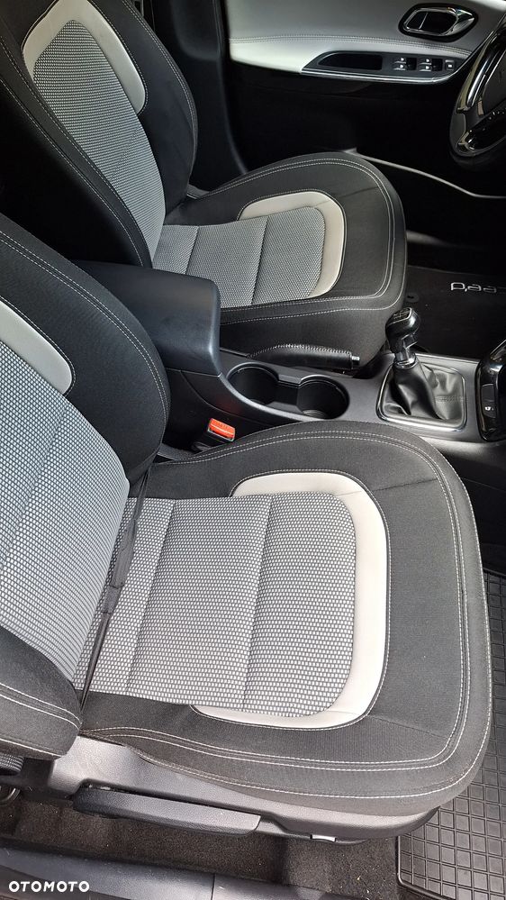 Kia Ceed - 25