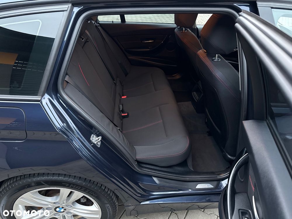 BMW Seria 3 320d DPF Edition Sport - 27