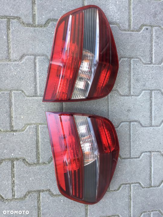 MERCEDES ml 164 lampa tylna - 1