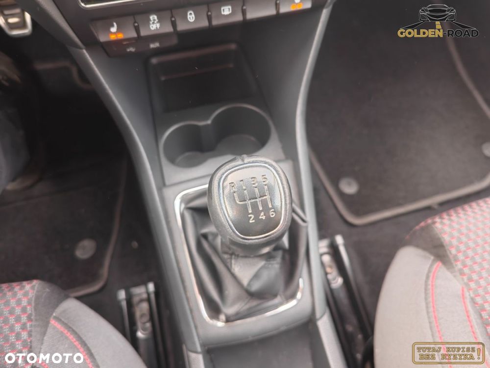 Skoda RAPID - 16