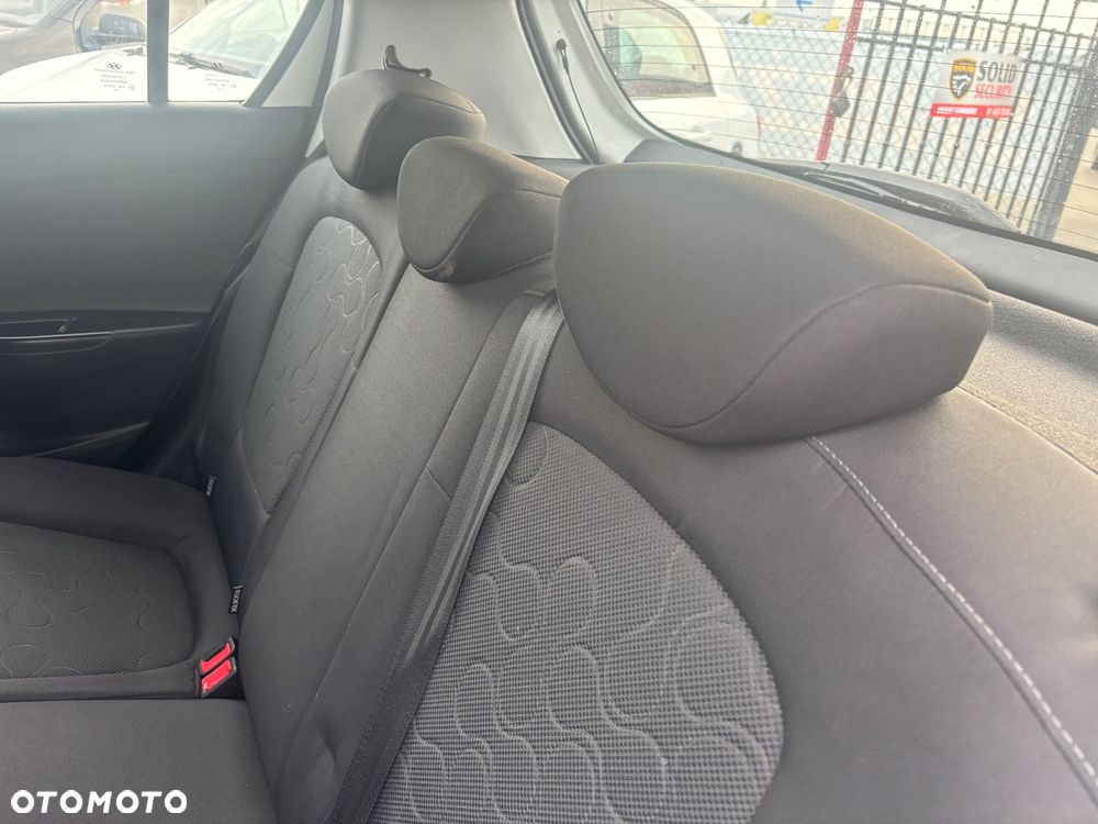 Hyundai i20 1.2 FIFA WM Edition - 13