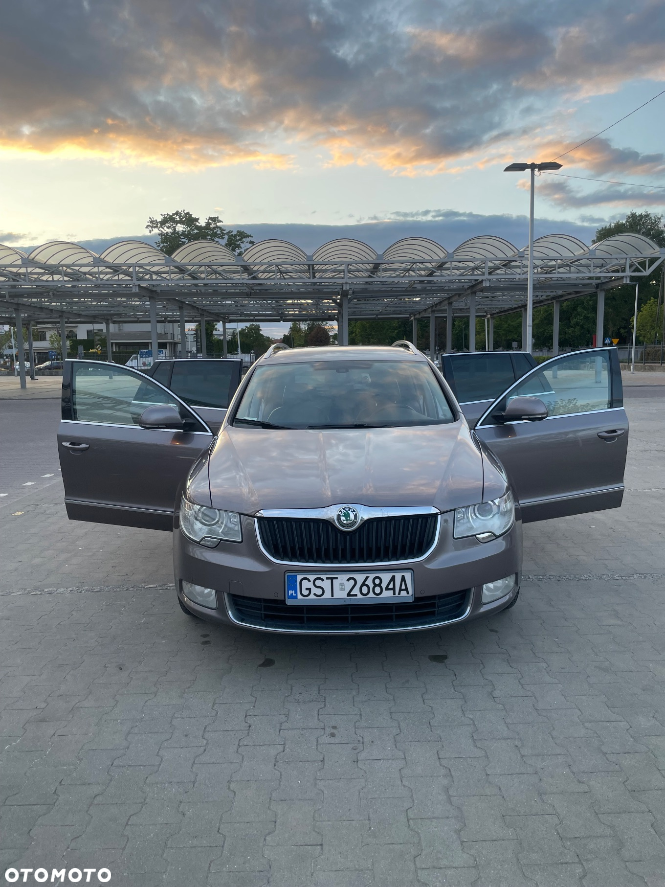 Skoda Superb 2.0 TDI Elegance DSG - 12