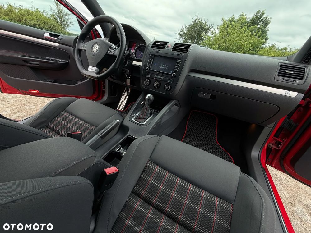 Volkswagen Golf - 15