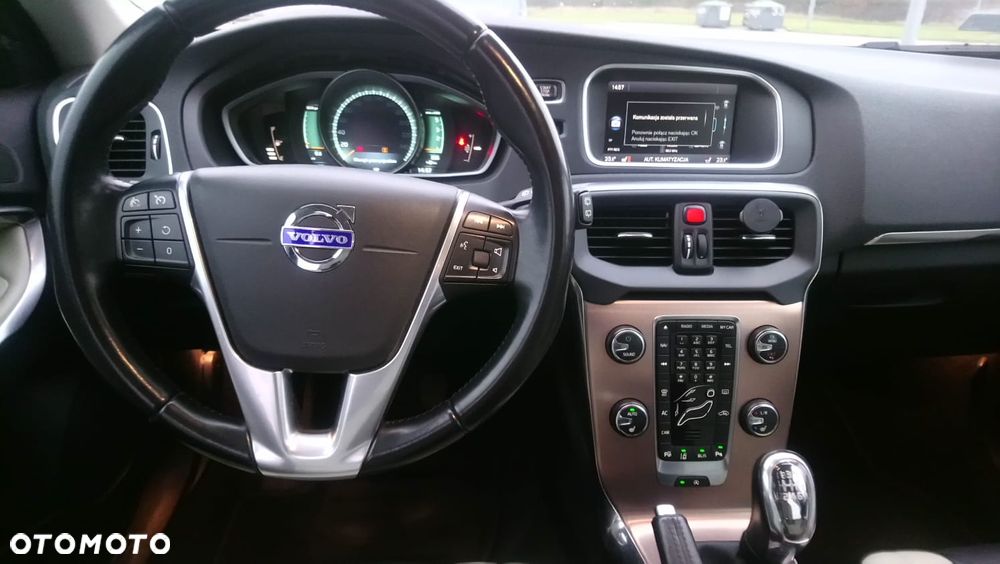 Volvo V40 D3 Summum - 12