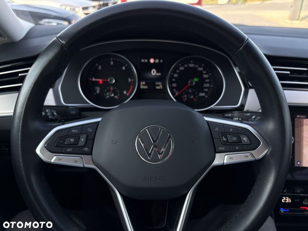 Volkswagen Passat - 15