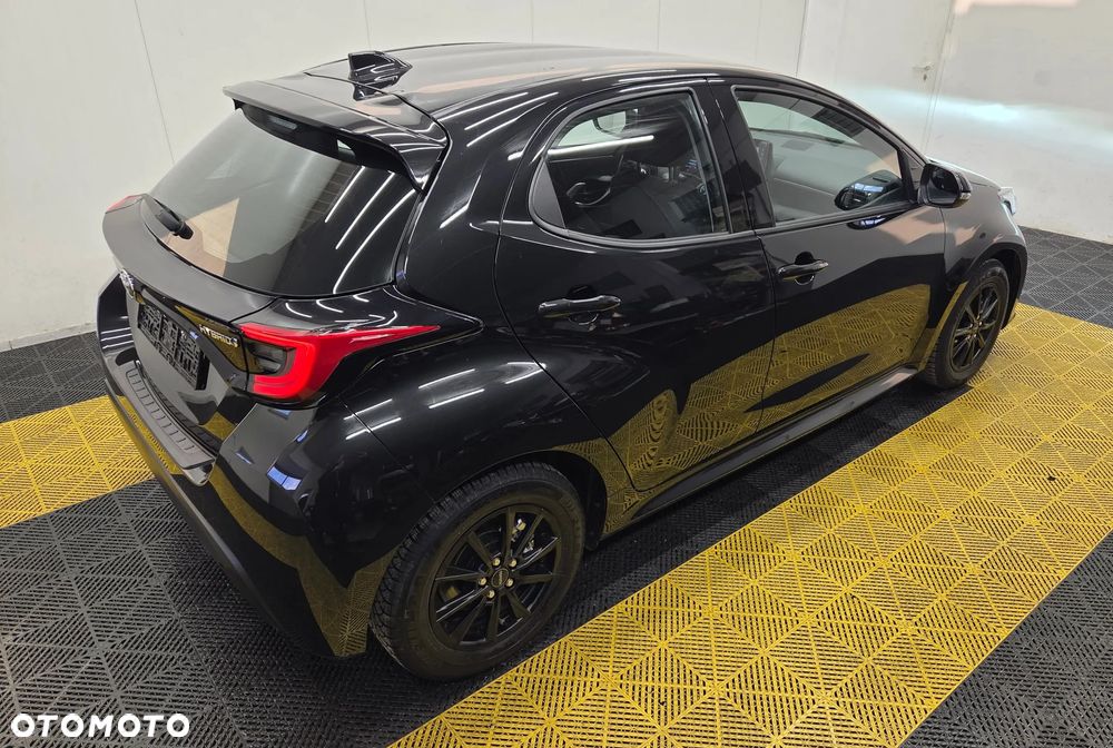 Toyota Yaris Hybrid 1.5 Executive - 3