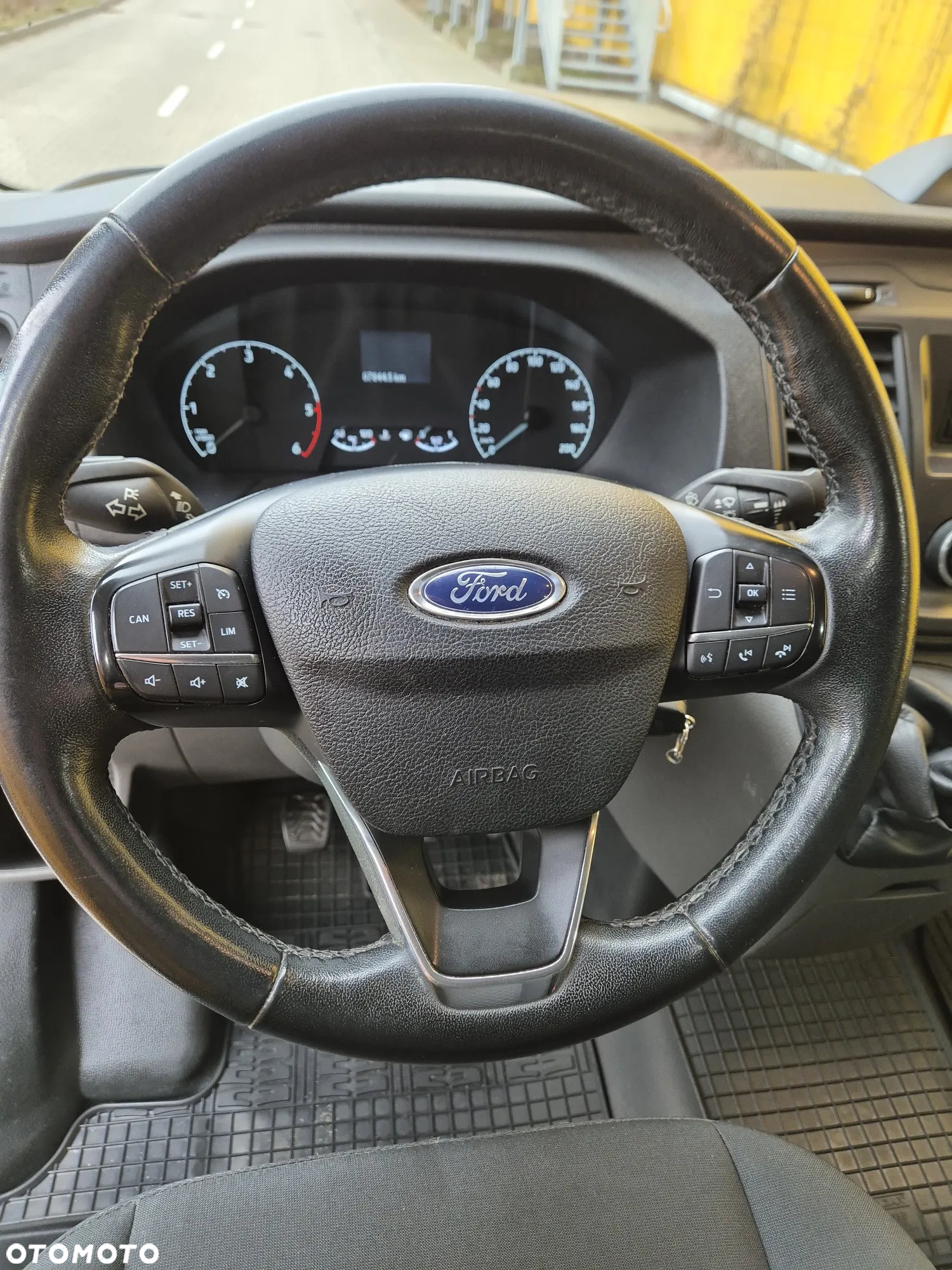 Ford Transit - 13