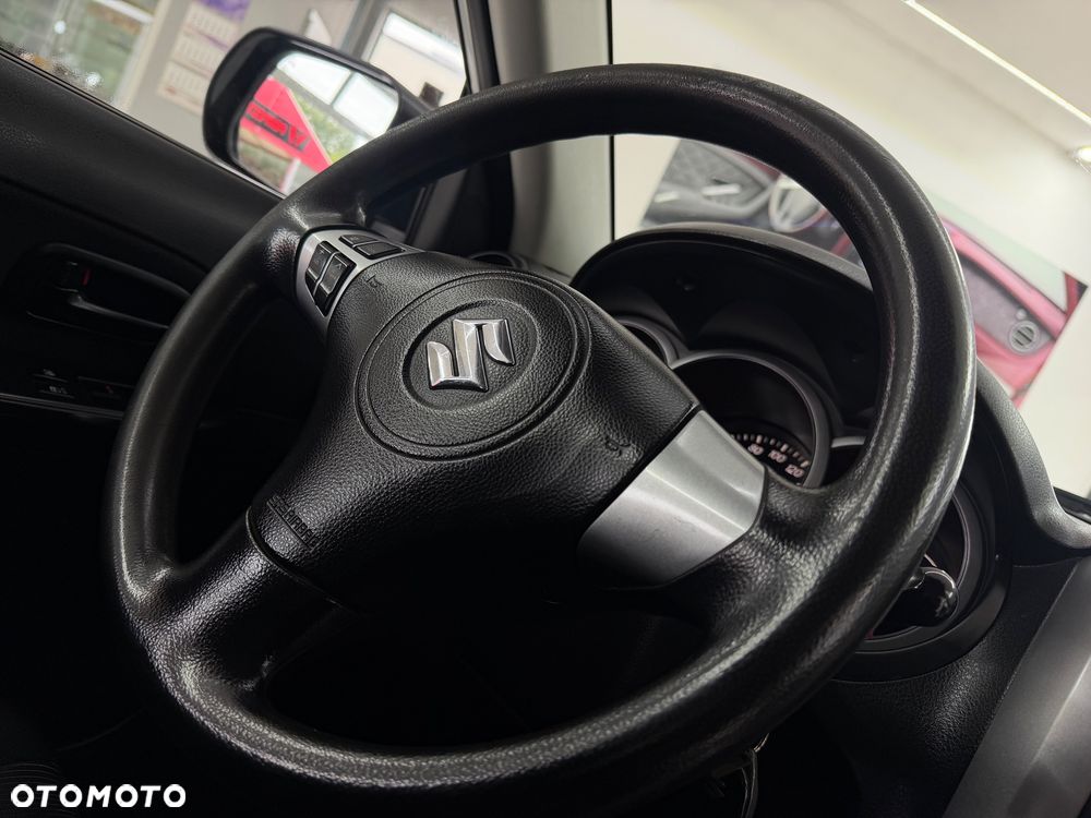 Suzuki Grand Vitara 1.6 Black&White - 24