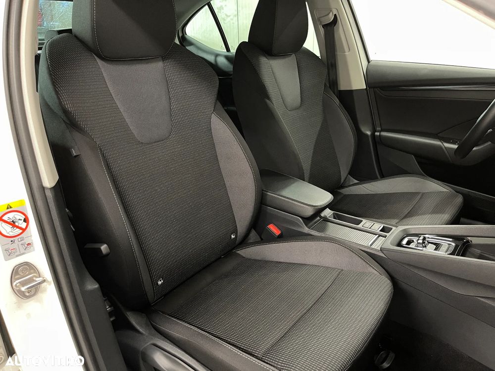Skoda Octavia 2.0 TDI DSG Ambition - 10