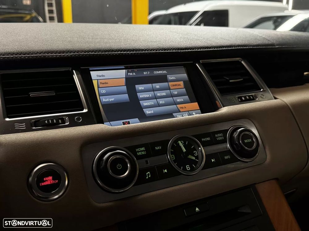 Land Rover Range Rover Sport 3.0 TDV6 HSE - 32