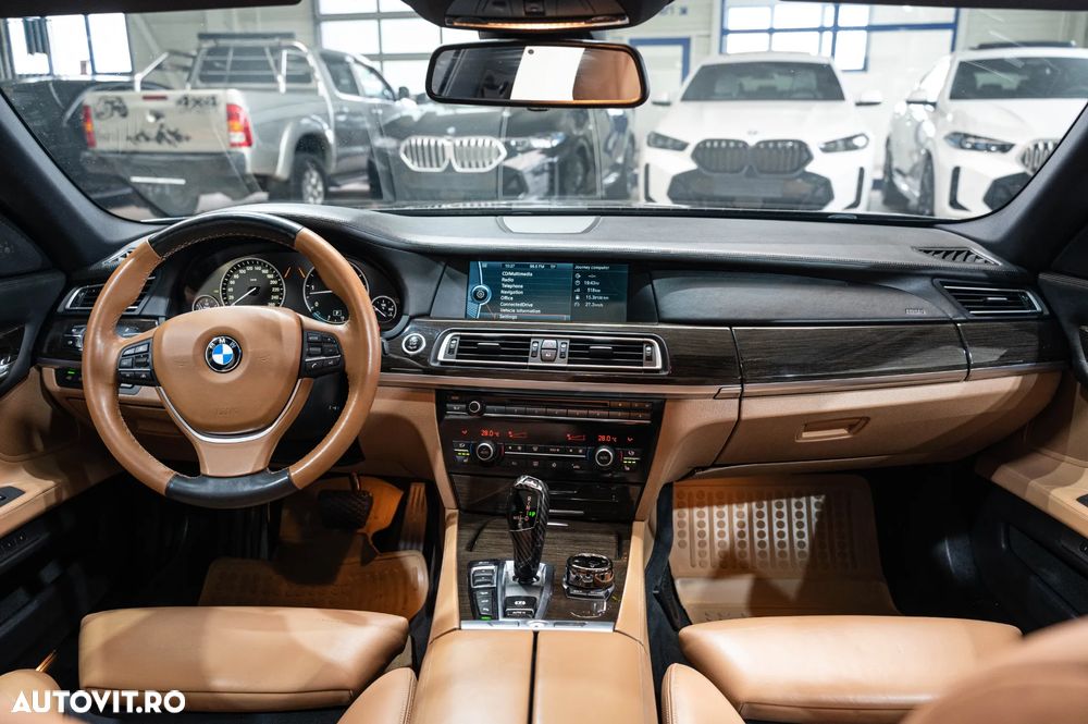BMW Seria 7 740d xDrive - 8