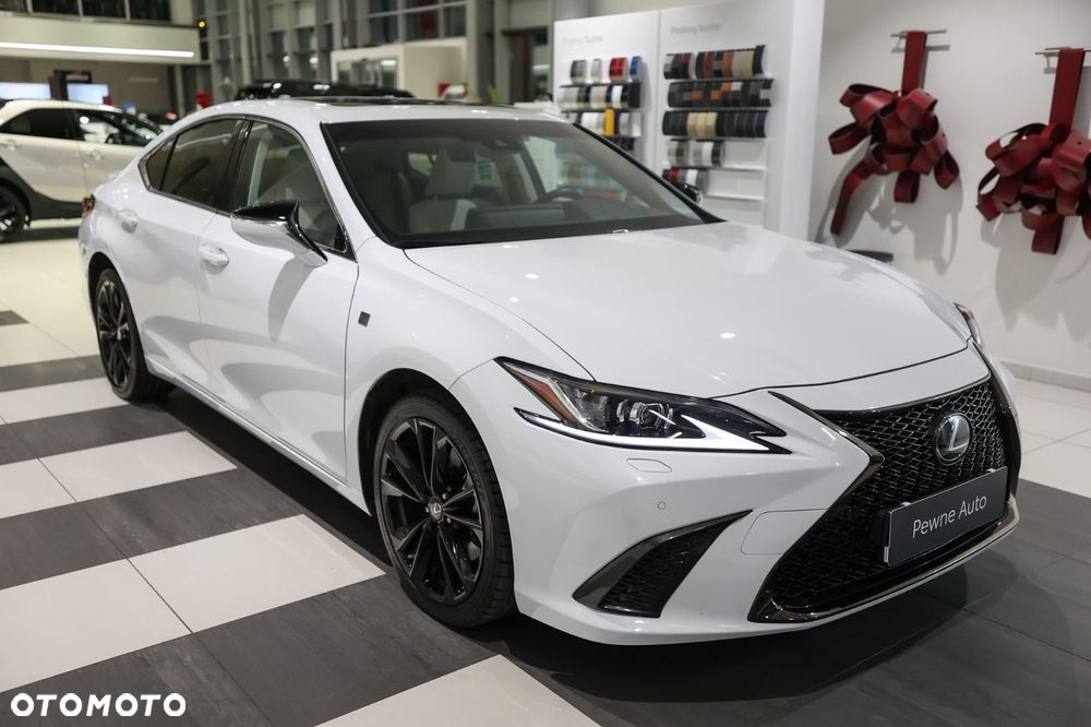 Lexus ES - 4