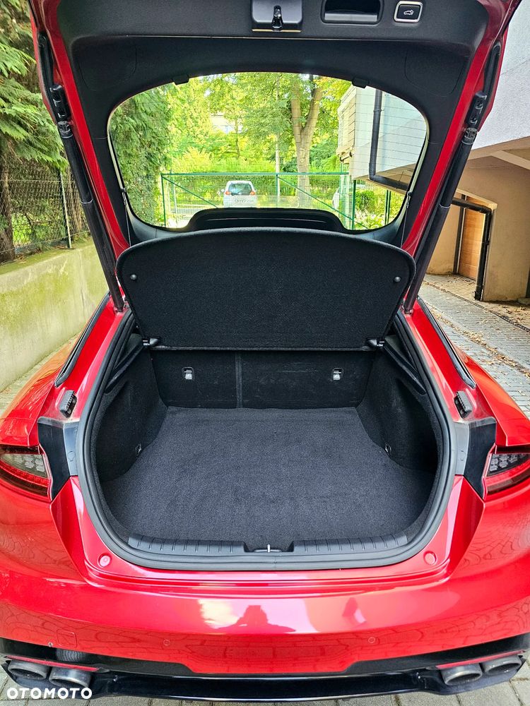 Kia Stinger 3.3 T-GDI V6 GT AWD - 13