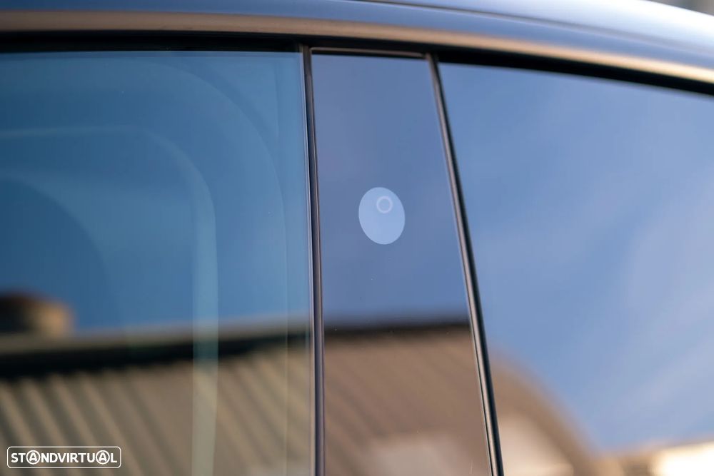 Tesla Model Y Long Range Dual Motor AWD - 21