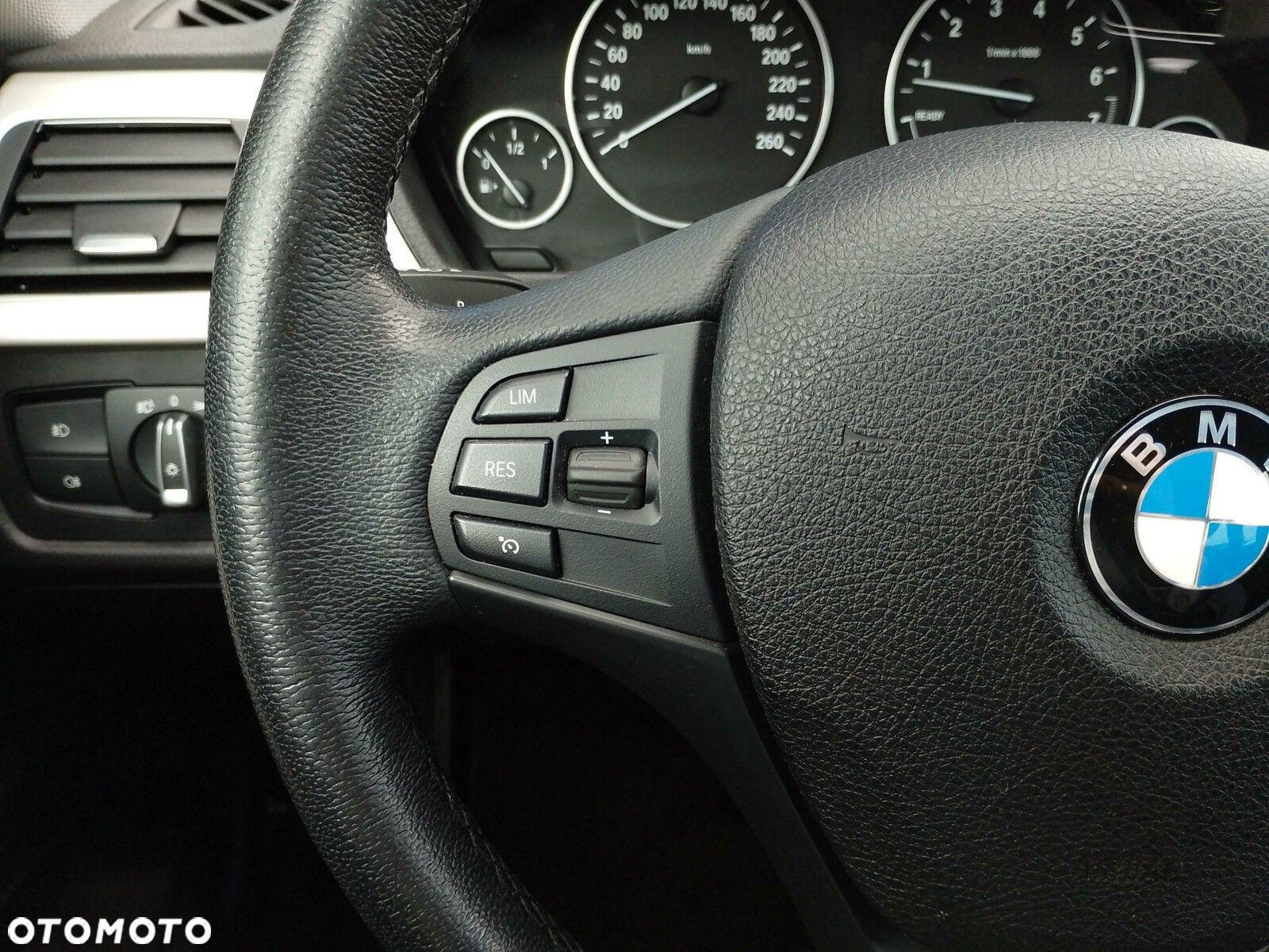 BMW Seria 3 320i GPF xDrive - 16