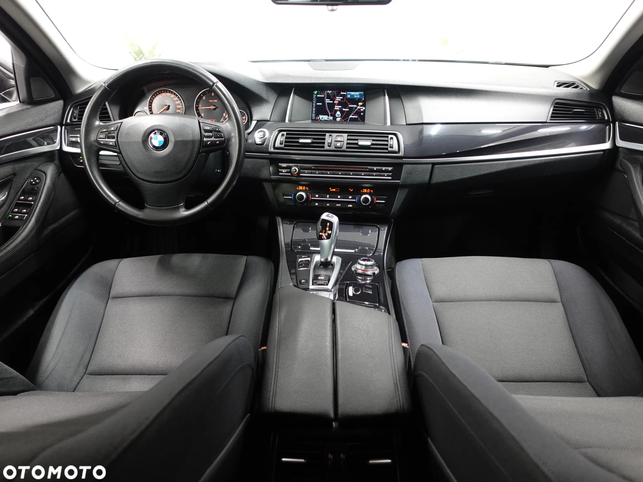 BMW Seria 5 520d xDrive Touring - 30