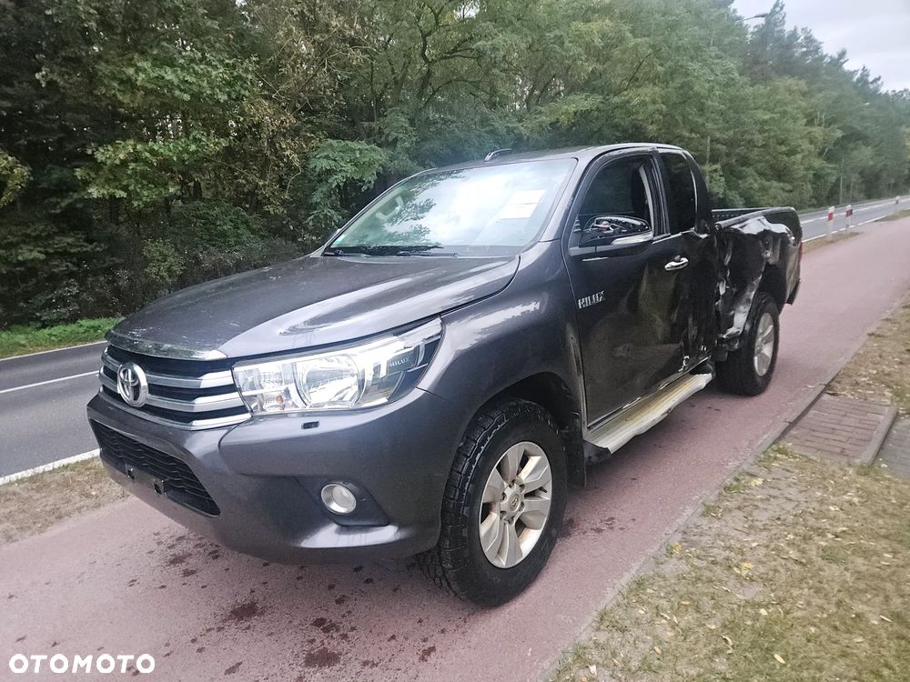 Toyota Hilux - 3
