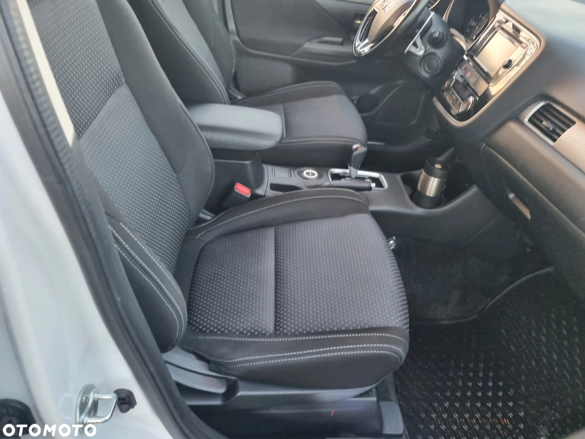 Mitsubishi Outlander 2.2 DID Intense + 4WD - 8