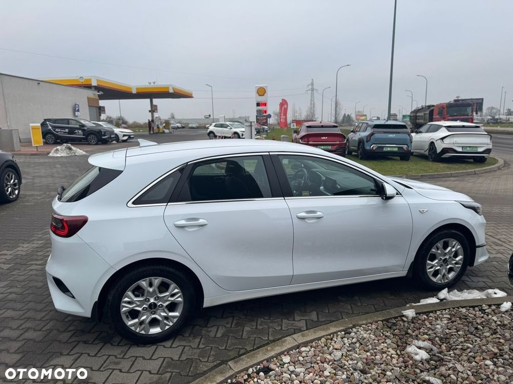 Kia Ceed 1.5 T-GDI M - 6