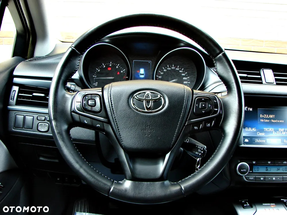 Toyota Avensis Touring Sports 1.8 Comfort - 33