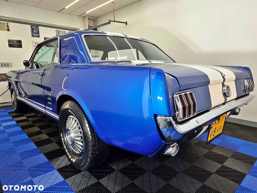Ford Mustang - 2