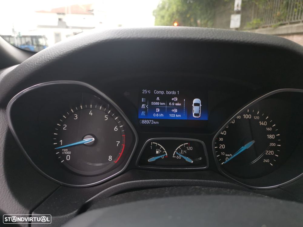 Ford Focus 1.0 EcoBoost ST-Line - 3