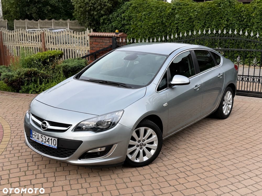 Opel Astra 1.4 ecoFLEX Cosmo - 3