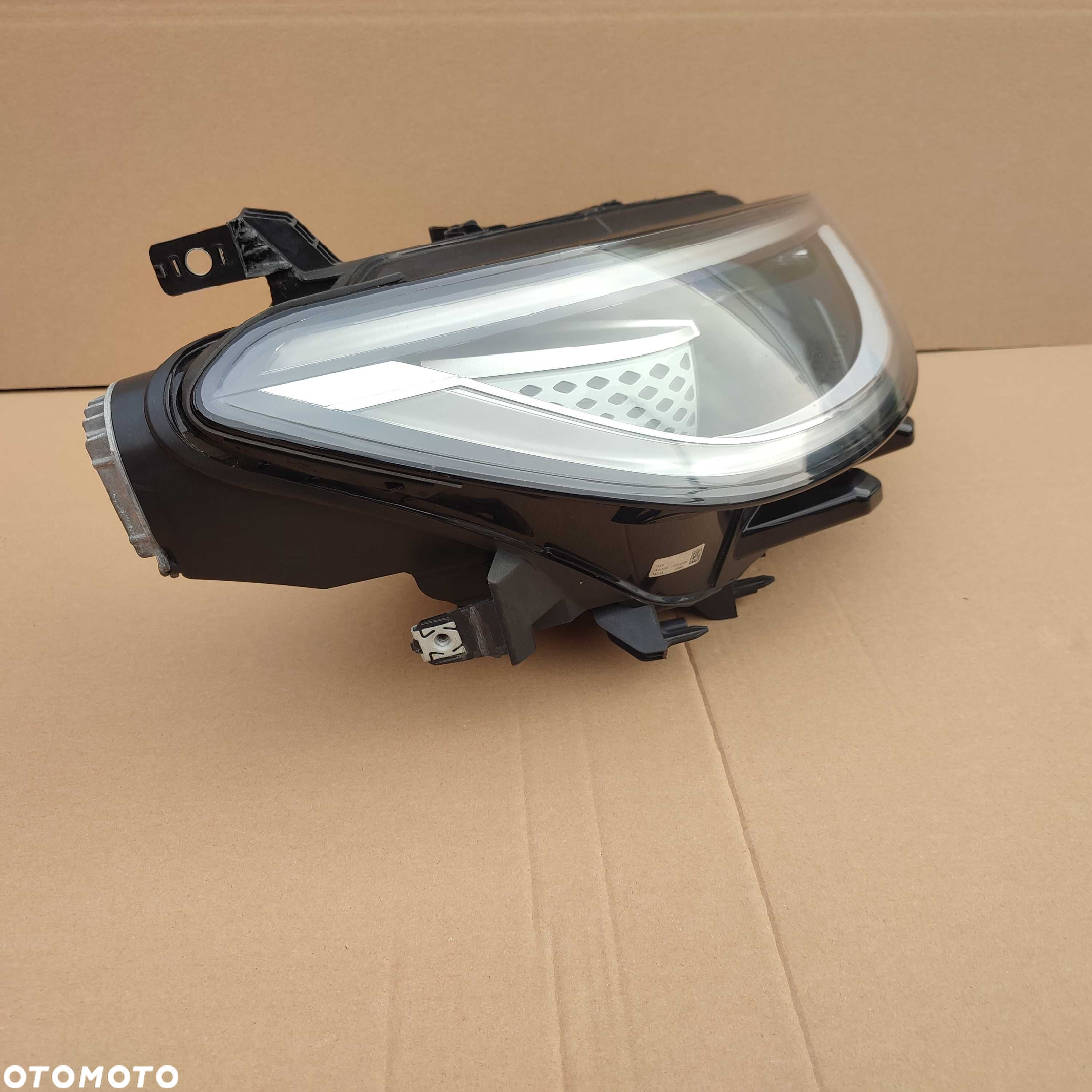VW ID3 10B lampa prawa przód przednia IQ Full Led ORYG EU - 3