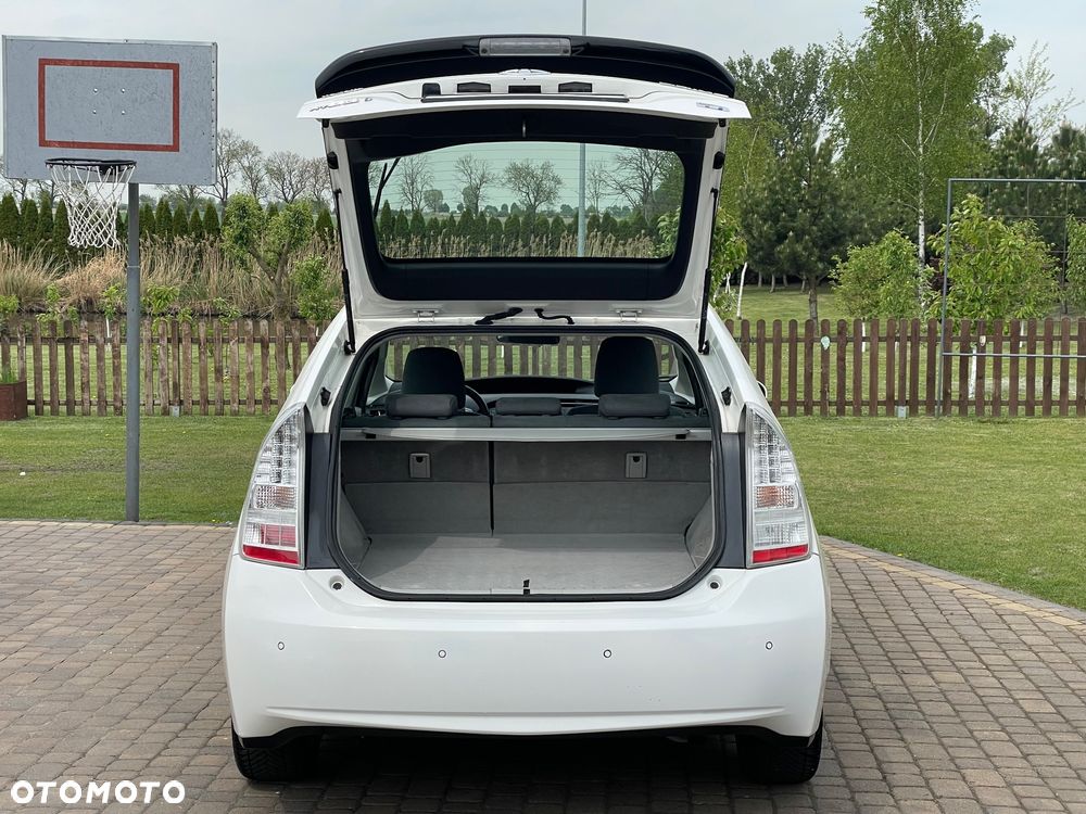 Toyota Prius - 13