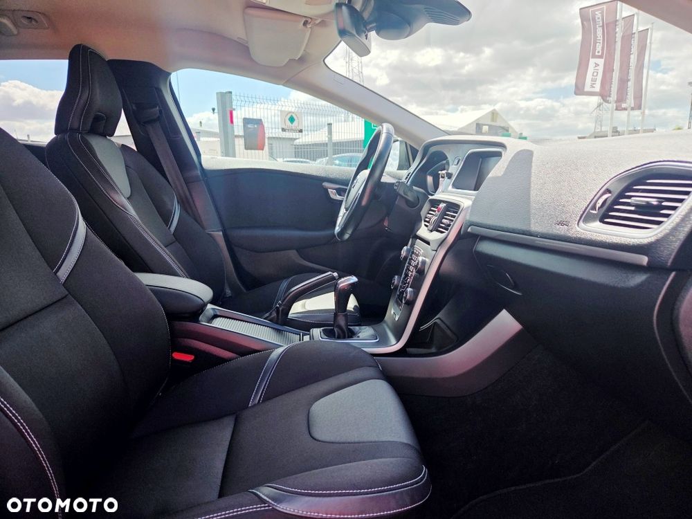 Volvo V40 D2 Momentum - 31