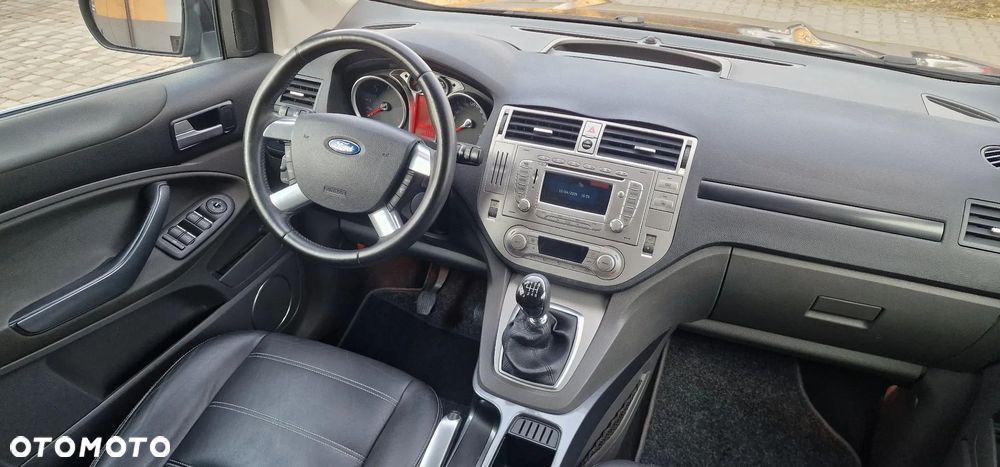 Ford Kuga 2.0 TDCi 4x4 Titanium - 27