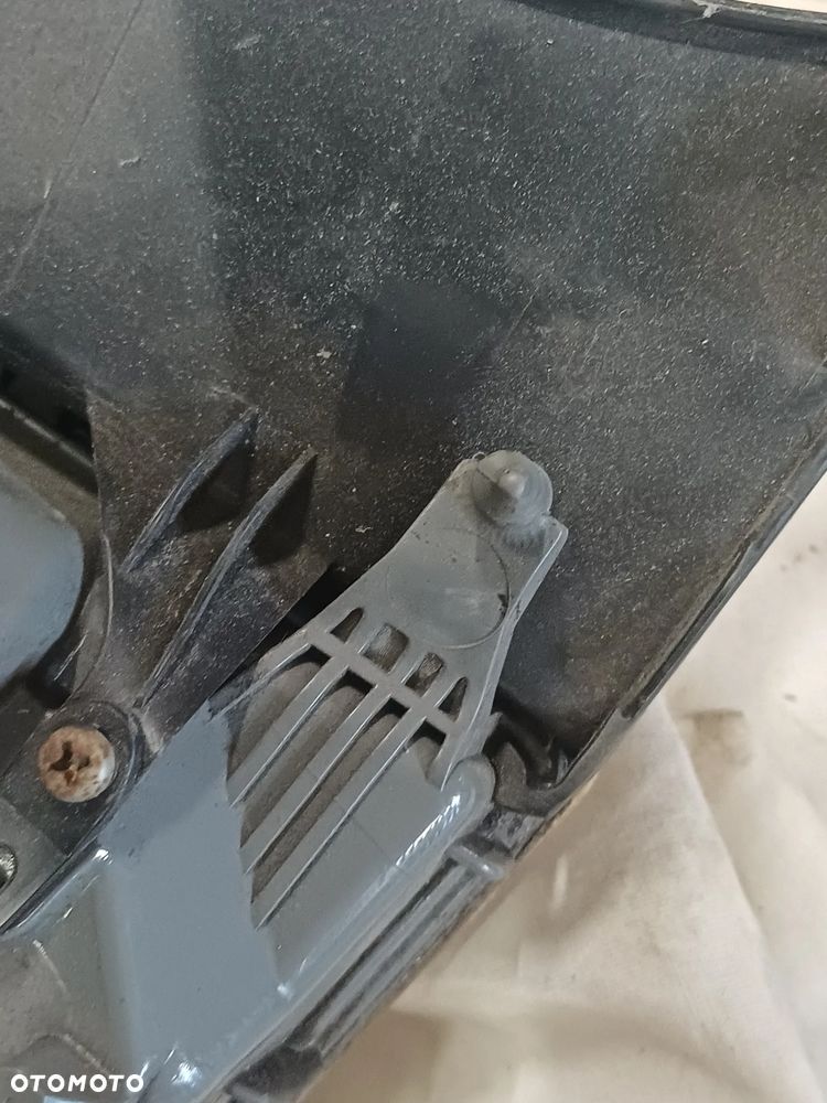 Oryginalna, europejska lampa tylna prawa Toyota Prius 3 - 4